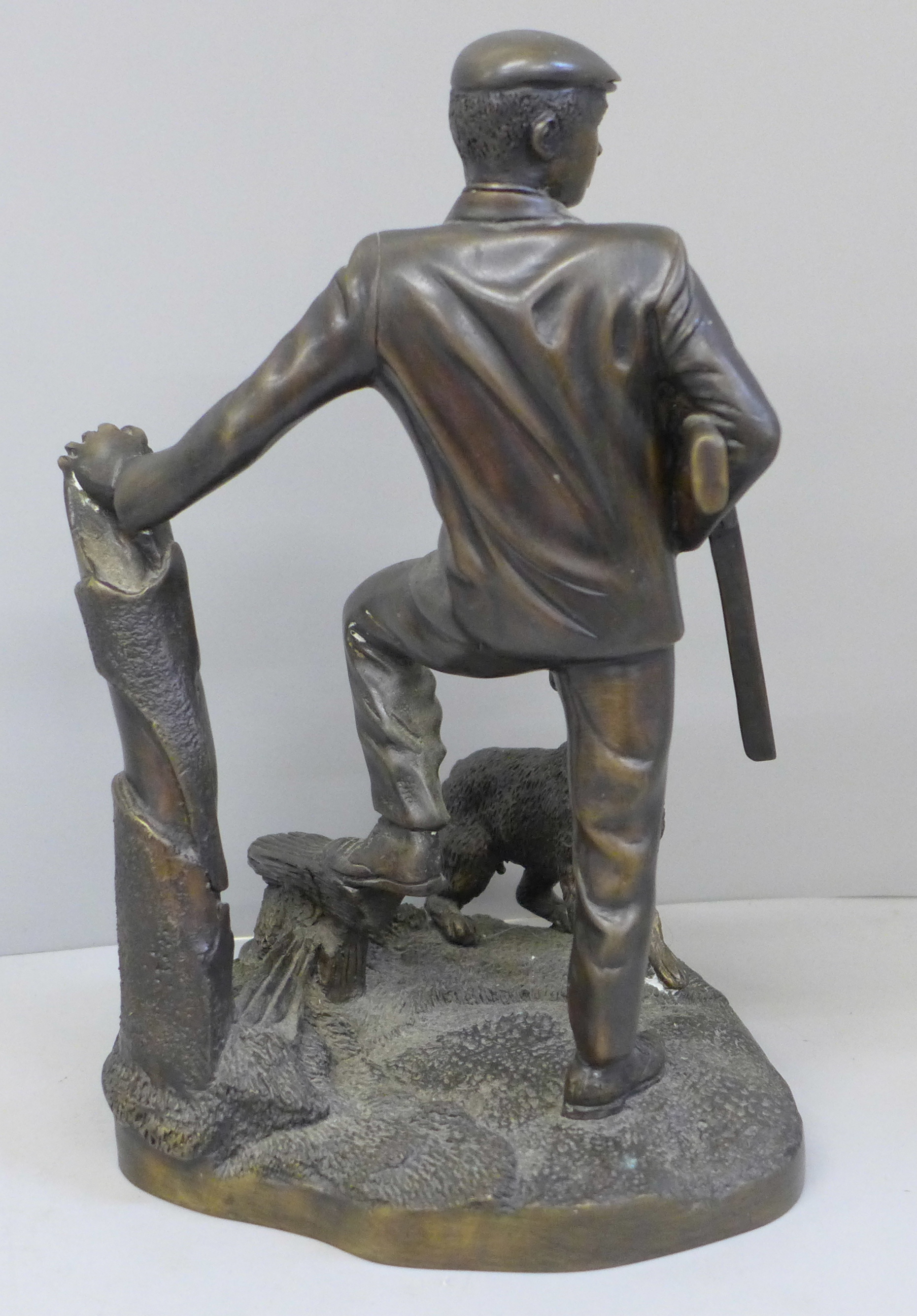 A cast metal sculpture of a gamekeeper and his dog - Image 4 of 5