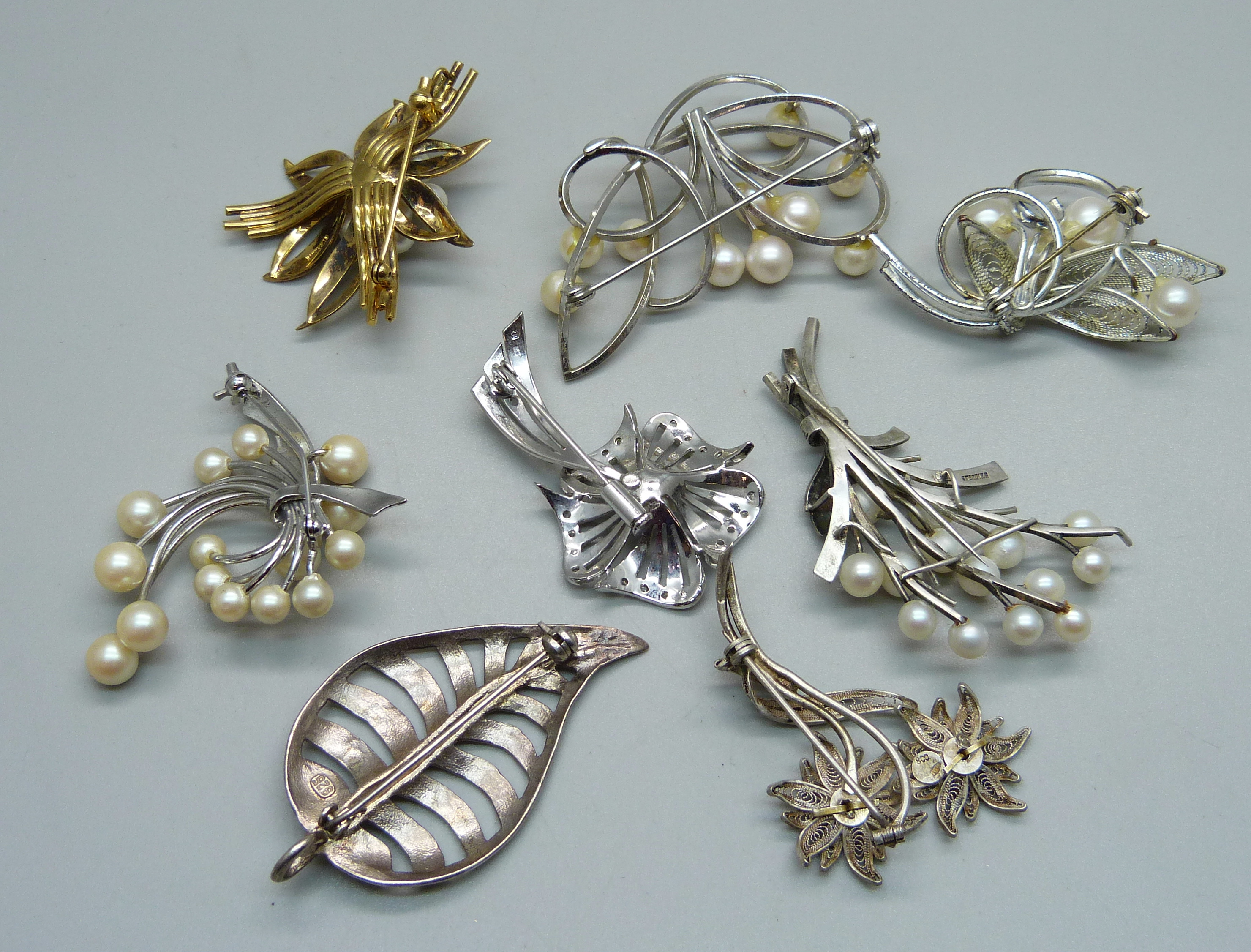 Six silver and silver gilt brooches and two unmarked filigree brooches, (8) - Image 2 of 2