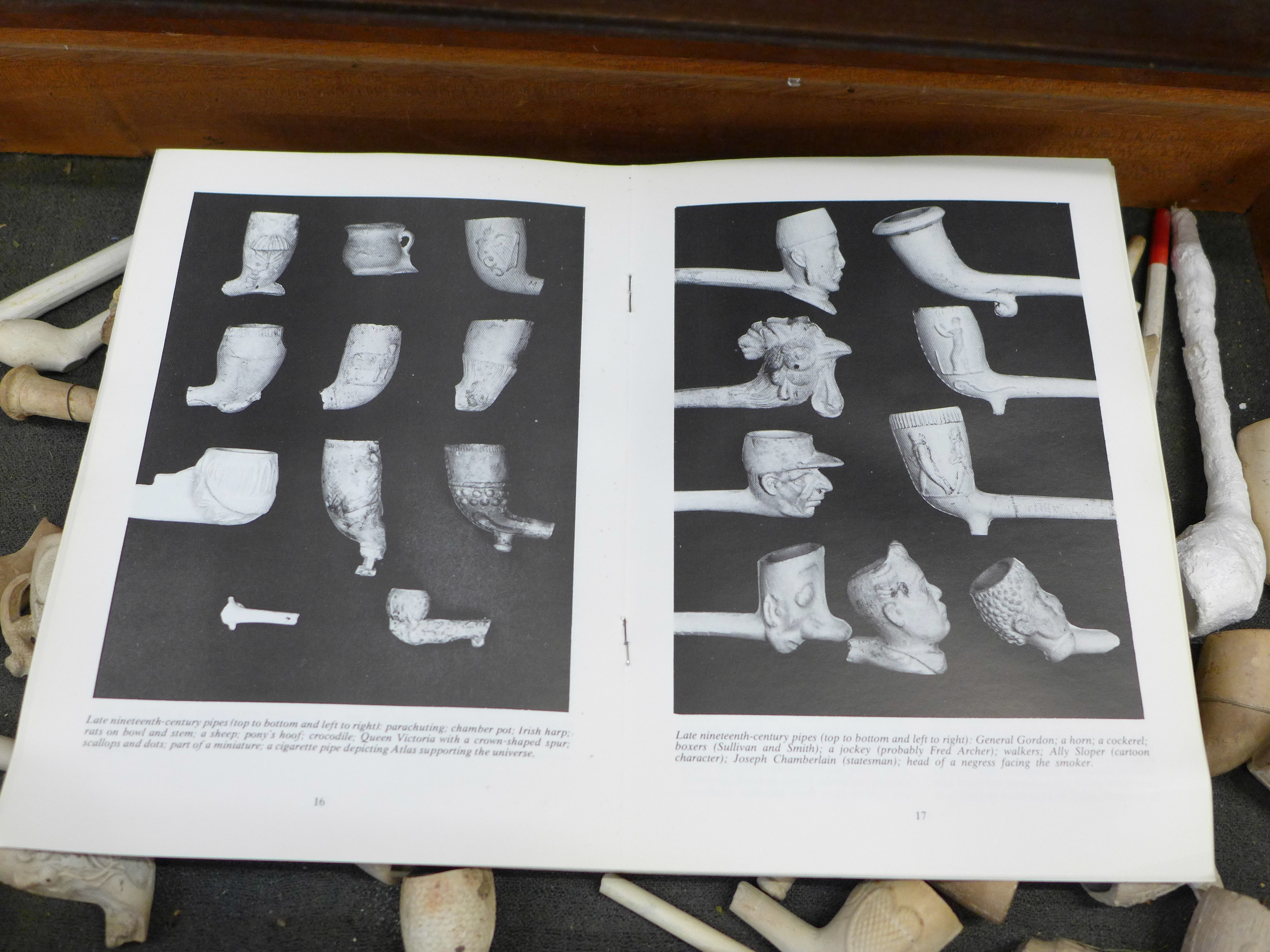 A box of clay pipes - Image 5 of 6