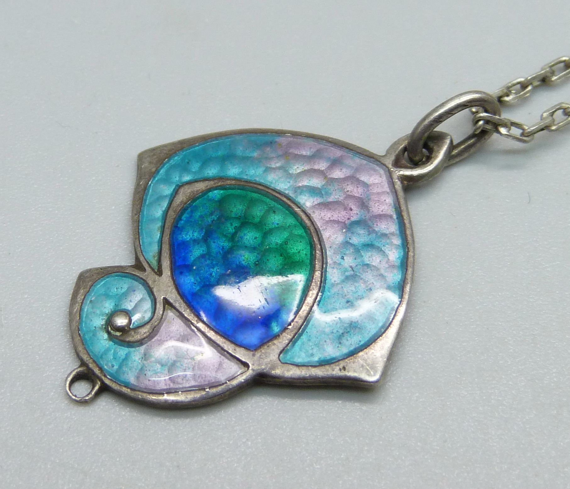 A silver and enamel pendant, Birmingham 1909, maker JF, on a silver chain, lacking pearl drop - Image 2 of 3