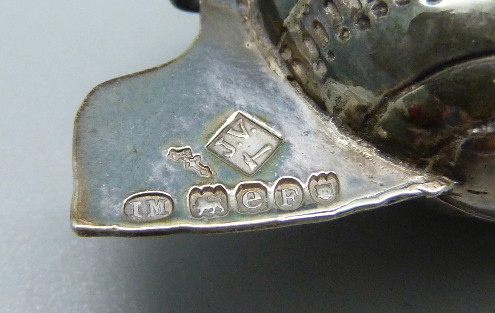 A sterling silver model boat, London import mark for 1900, Isaac Manheim importer, 28g, length - Image 3 of 3