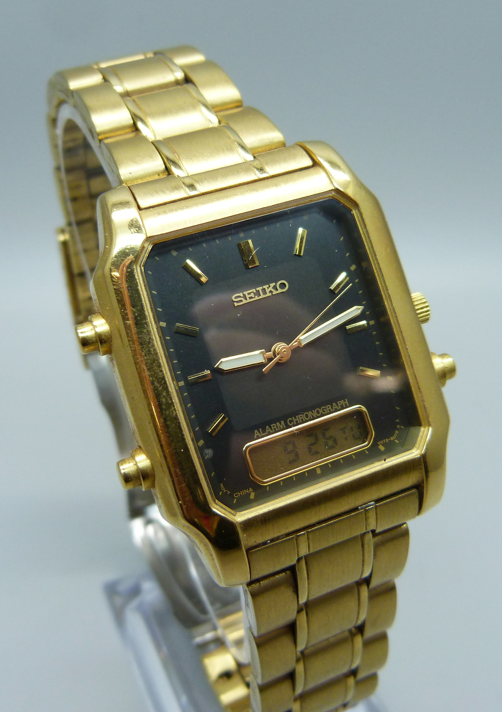 A 1980s Seiko alarm chronograph wristwatch - Image 4 of 6