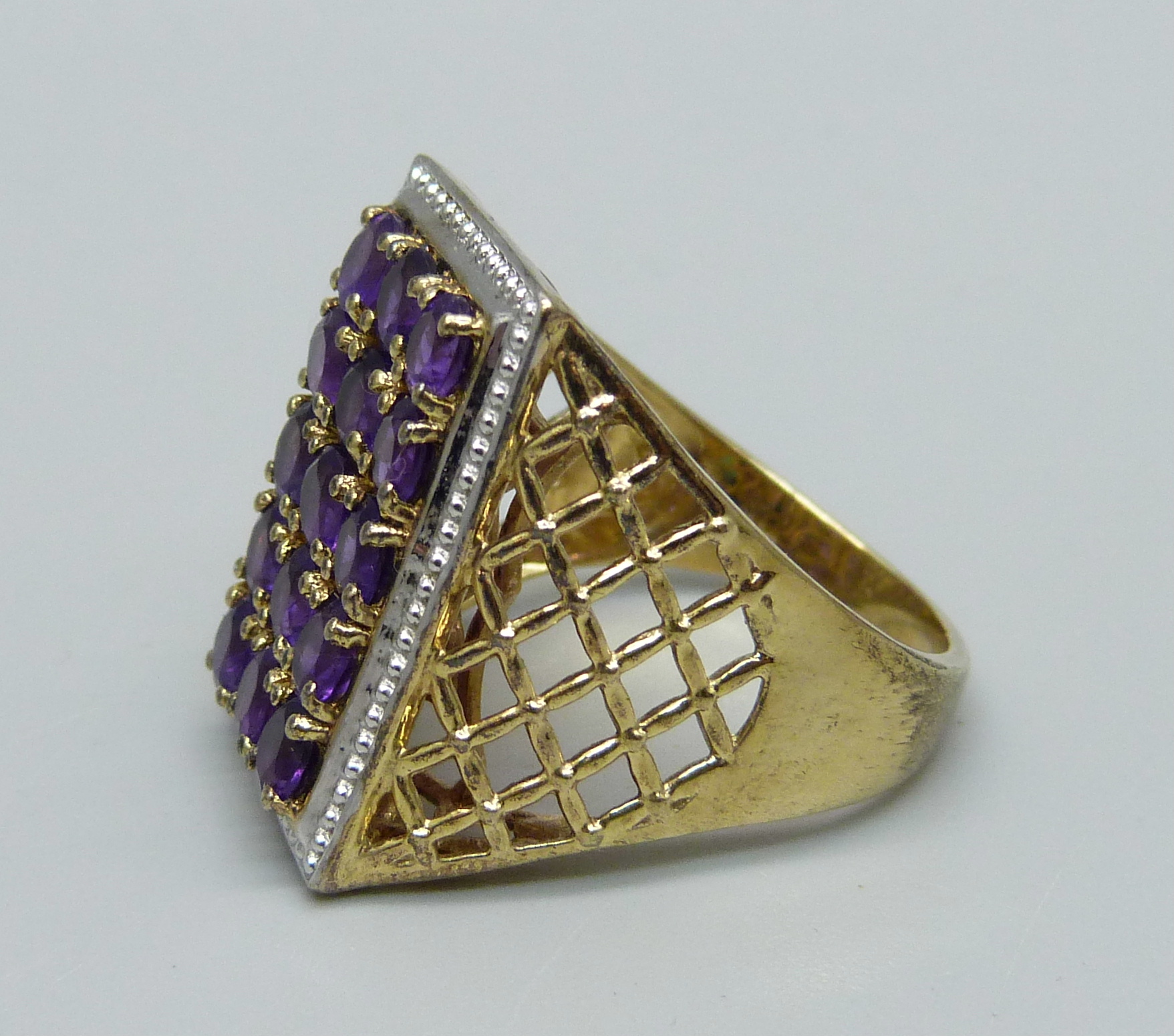 A silver gilt and amethyst cocktail ring, T - Image 2 of 3