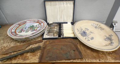 Three Chinese plates, a Victorian blue and white oval serving plate, a cased set of fish knives
