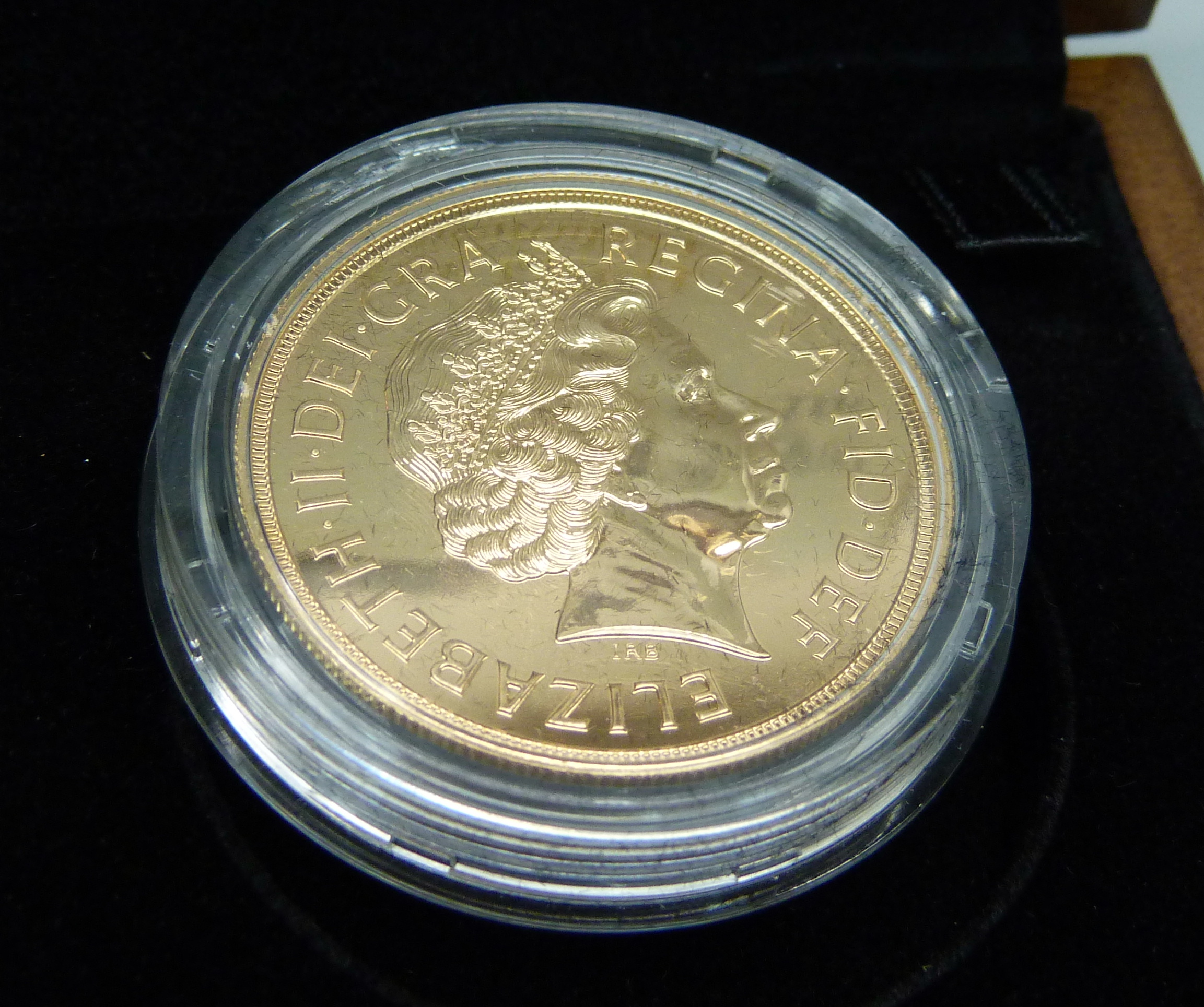 The Royal Mint 2008 £5 gold brilliant uncirculated sovereign, no. 454 - Image 3 of 4