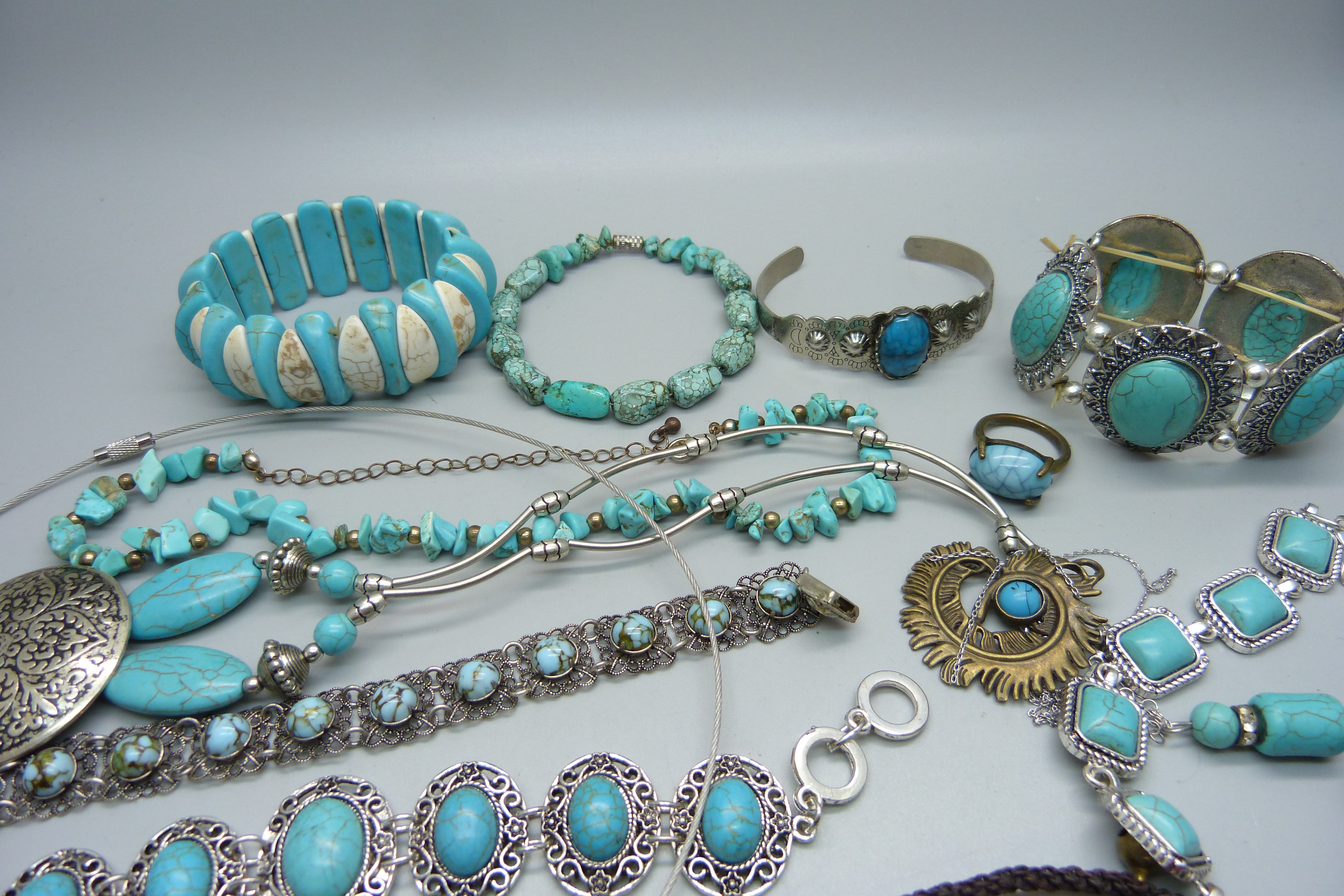 Turquoise costume jewellery - Image 2 of 2