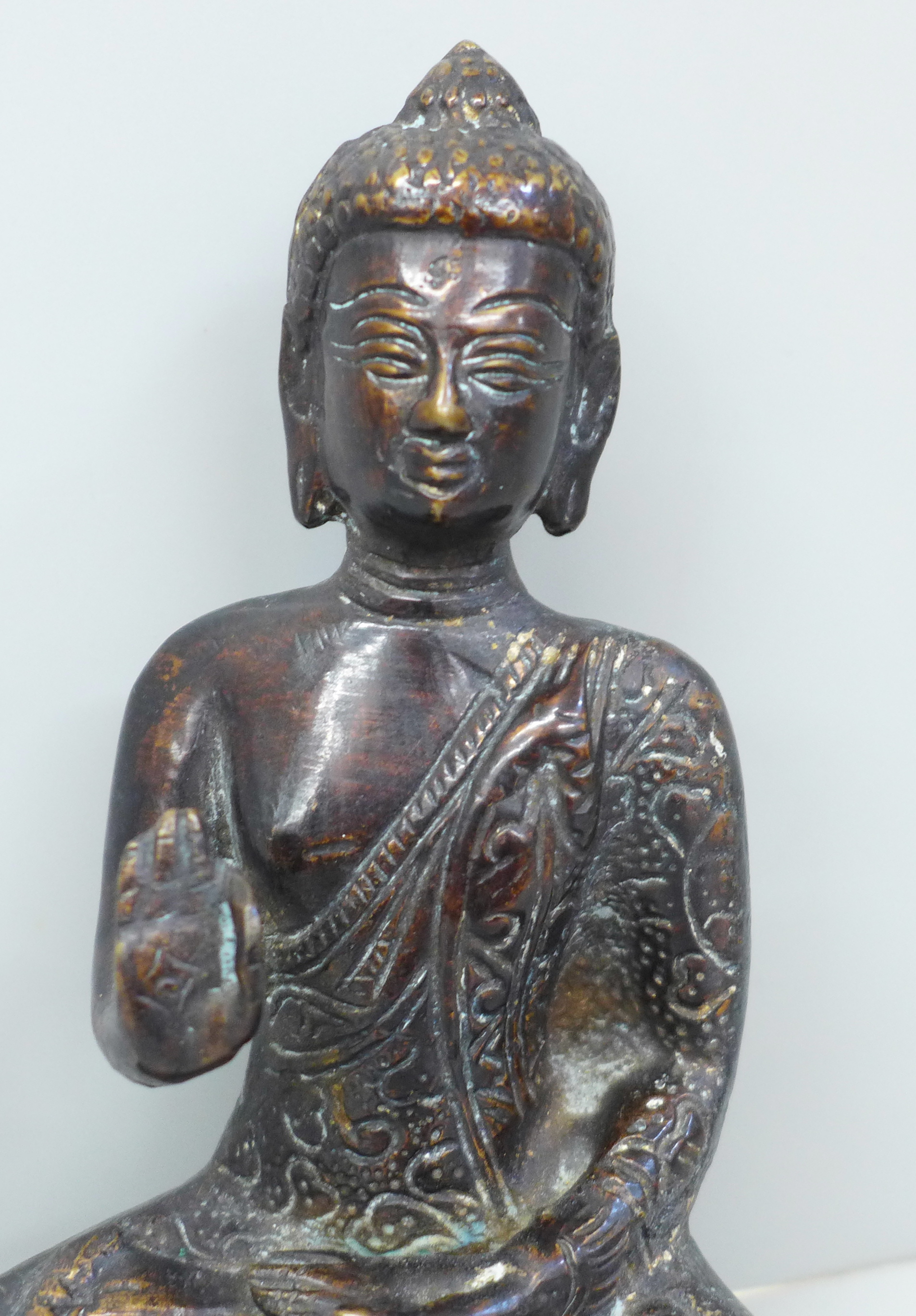 A bronze Buddha, 19cm - Image 2 of 4