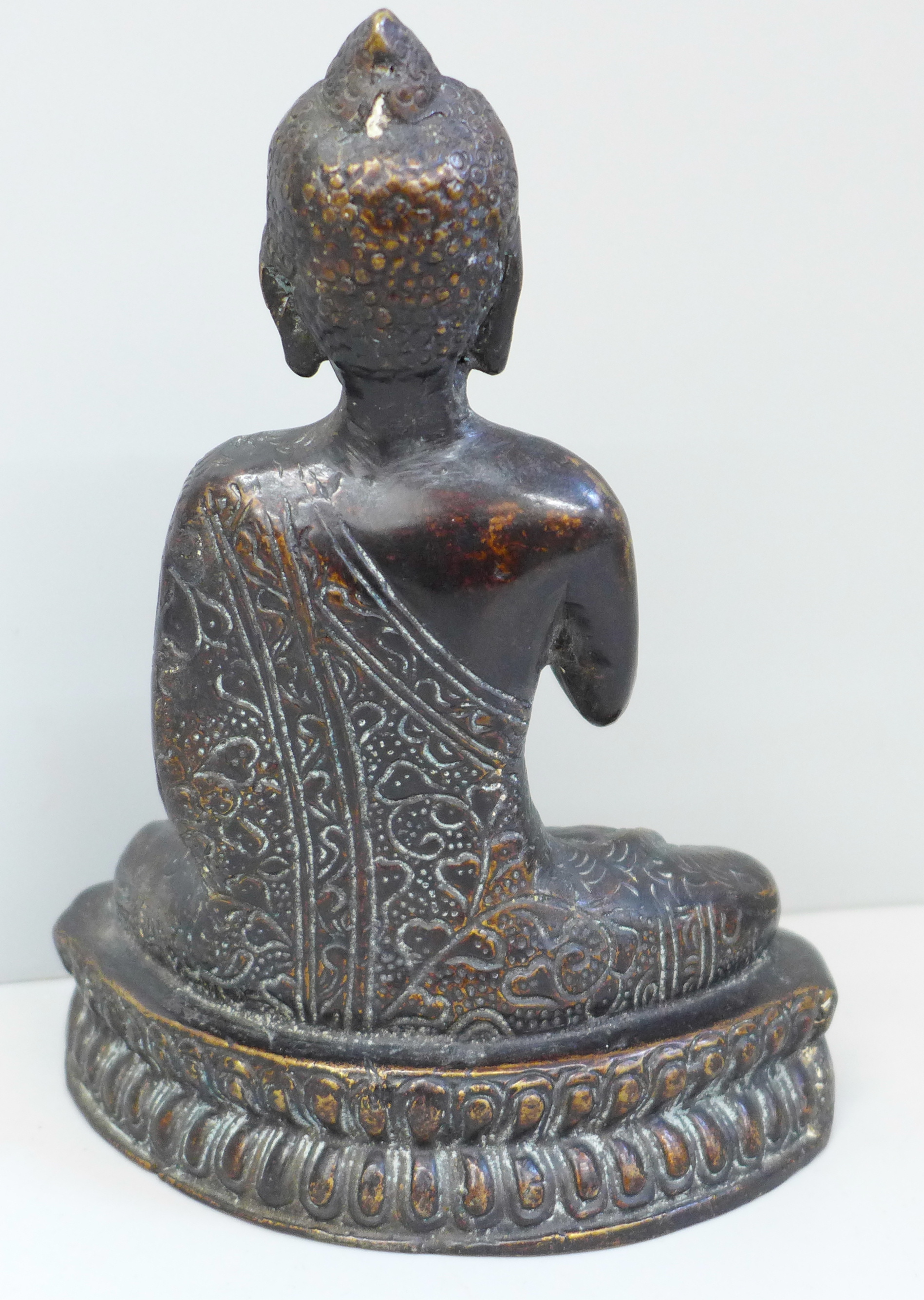 A bronze Buddha, 19cm - Image 3 of 4