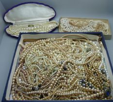Pearl necklets