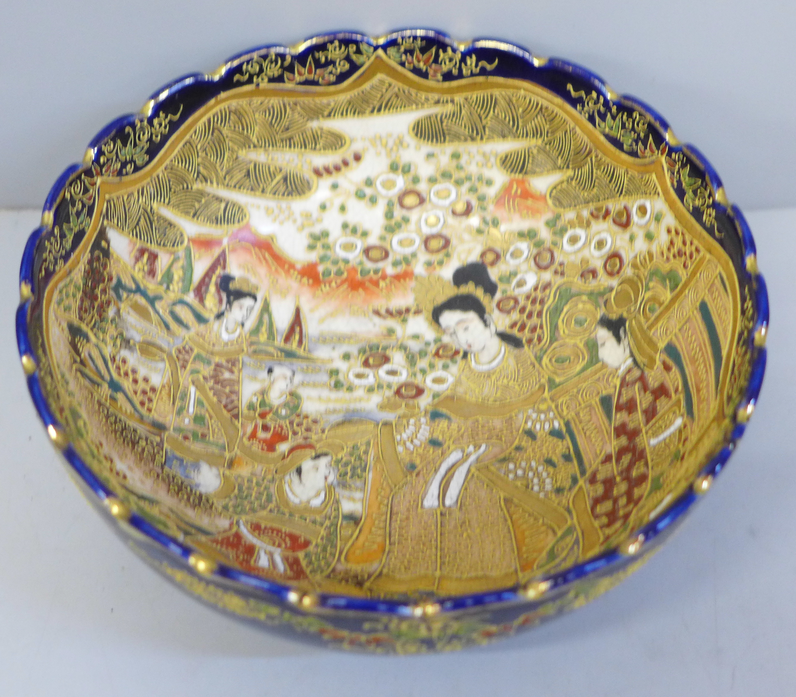 A Japanese Satsuma bowl with character mark to base - Image 2 of 4