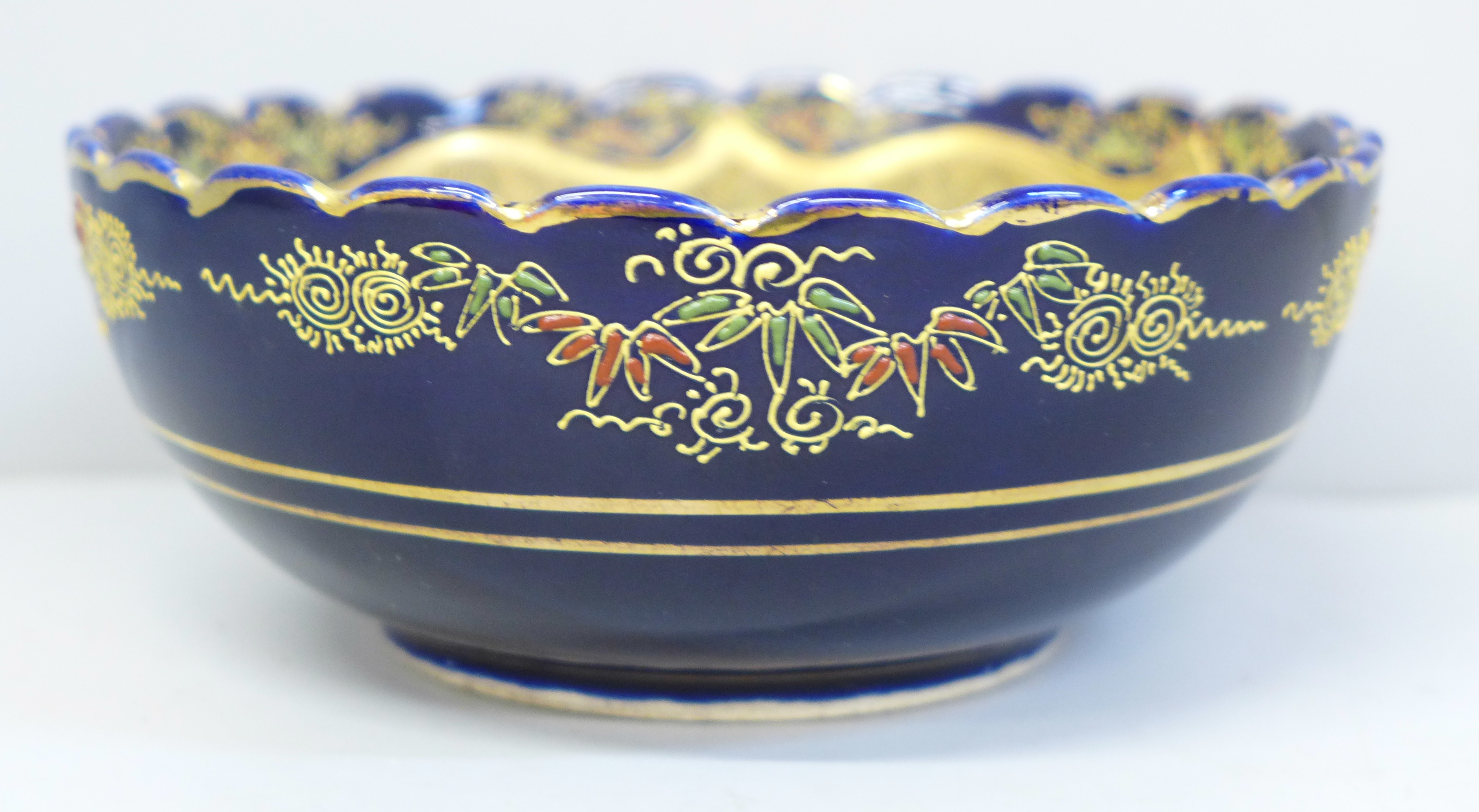 A Japanese Satsuma bowl with character mark to base - Image 3 of 4