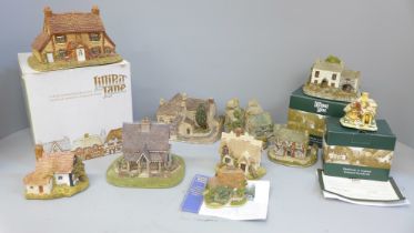 Nine Lilliput Lane cottages including Brewn Bach, Catch a Cold and Stone Cottage, boxed and other