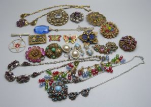 A collection of jewellery including Czech brooches