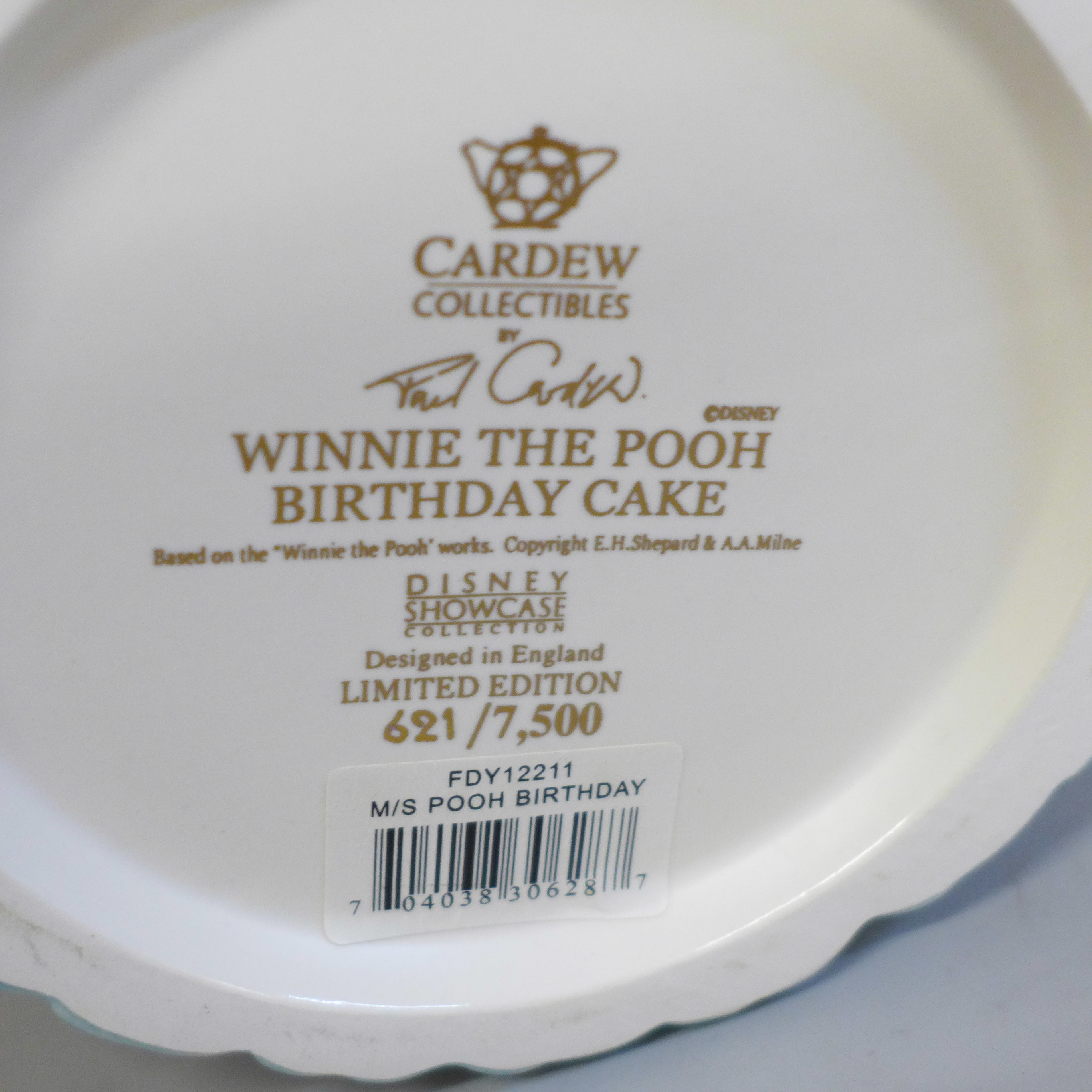 A limited edition Cardew Collectables by Paul Cardew Winnie The Pooh Birthday Cake tea pot, 621/ - Image 3 of 4