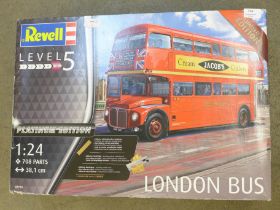 A Revell 1:25 scale model Platinum Edition London Bus, boxed