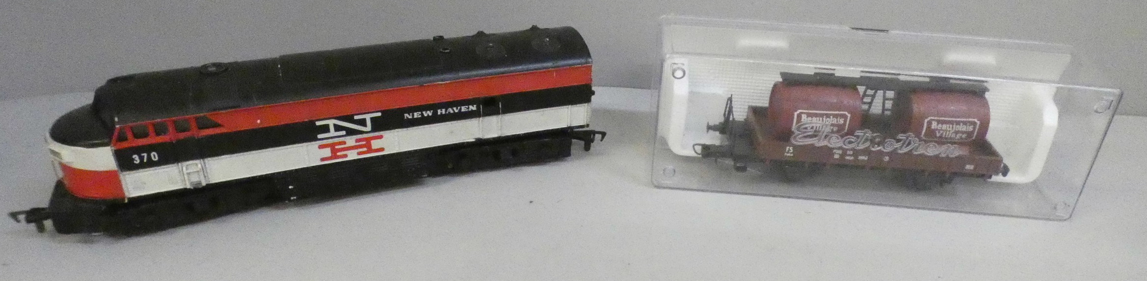 A 00 gauge locomotive, 11002 Pannier 0-6-0 Br Black, other model rail, Fuji camera lens, Tri-ang - Image 4 of 4