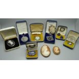 Wedgwood set jewellery including a silver mounted pendant and silver gilt cufflinks, cameo