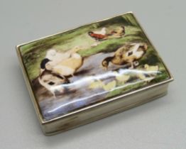 A 925 silver snuff box with farmyard scene detail, 58g, 56mm wide