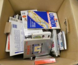 A collection of North America travel guide books and UK city maps **PLEASE NOTE THIS LOT IS NOT