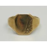 A 9ct gold signet ring, 2.7g, N