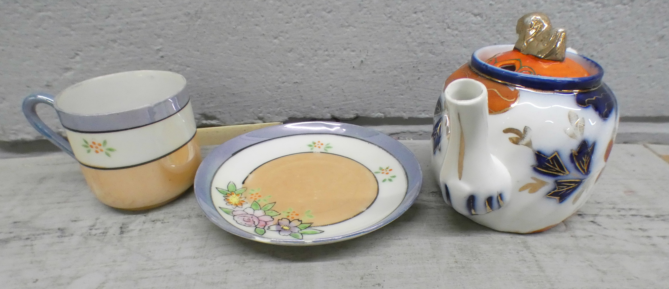 A pair of Geisha Girl cups and saucers, teapot, one other saucer, a Portugese pierced edge plate, - Image 7 of 7