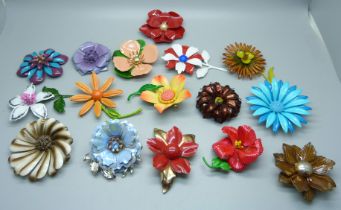 Sixteen large colourful vintage enamelled brooches