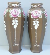 A pair of brown Shelley vases, 17.5cm