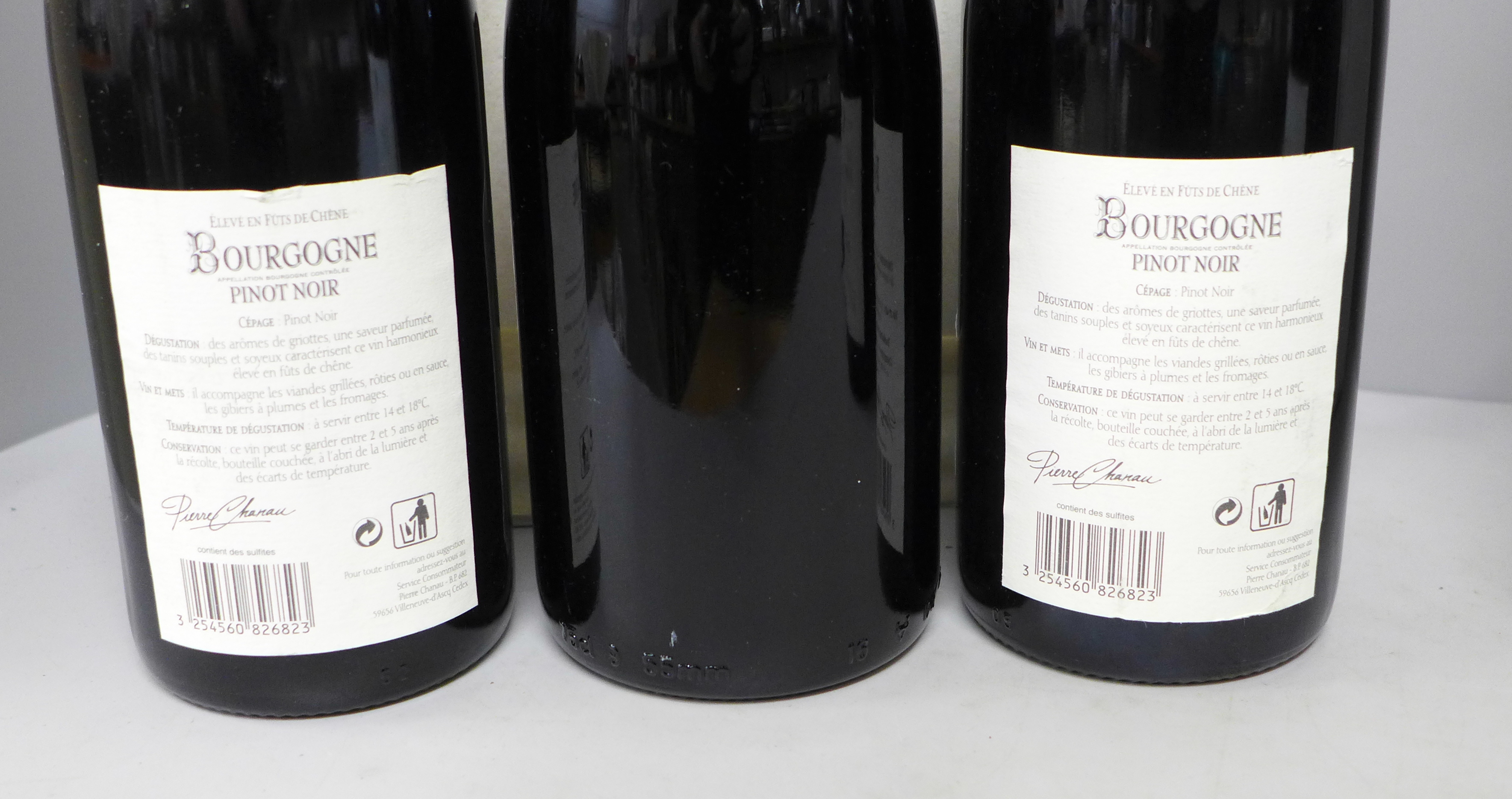 Six bottles of wine; Bourgogne Pinot Noir 2005 x2, Volnay-Brouillards Domaine Glantenay 2005 x3 - Image 4 of 5