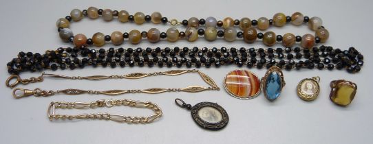 Victorian and other jewellery; agate beads and brooch, photograph locket, two rings, rolled gold