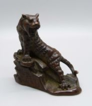 A bronze figure of tiger, height 59mm