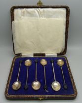 A cased set of six silver coffee bean spoons, 33g
