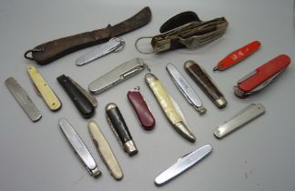 A collection of penknives, etc.