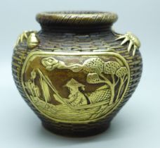 A Chinese bronze vase, 9cm