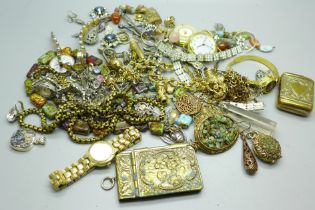 A collection of vintage costume jewellery