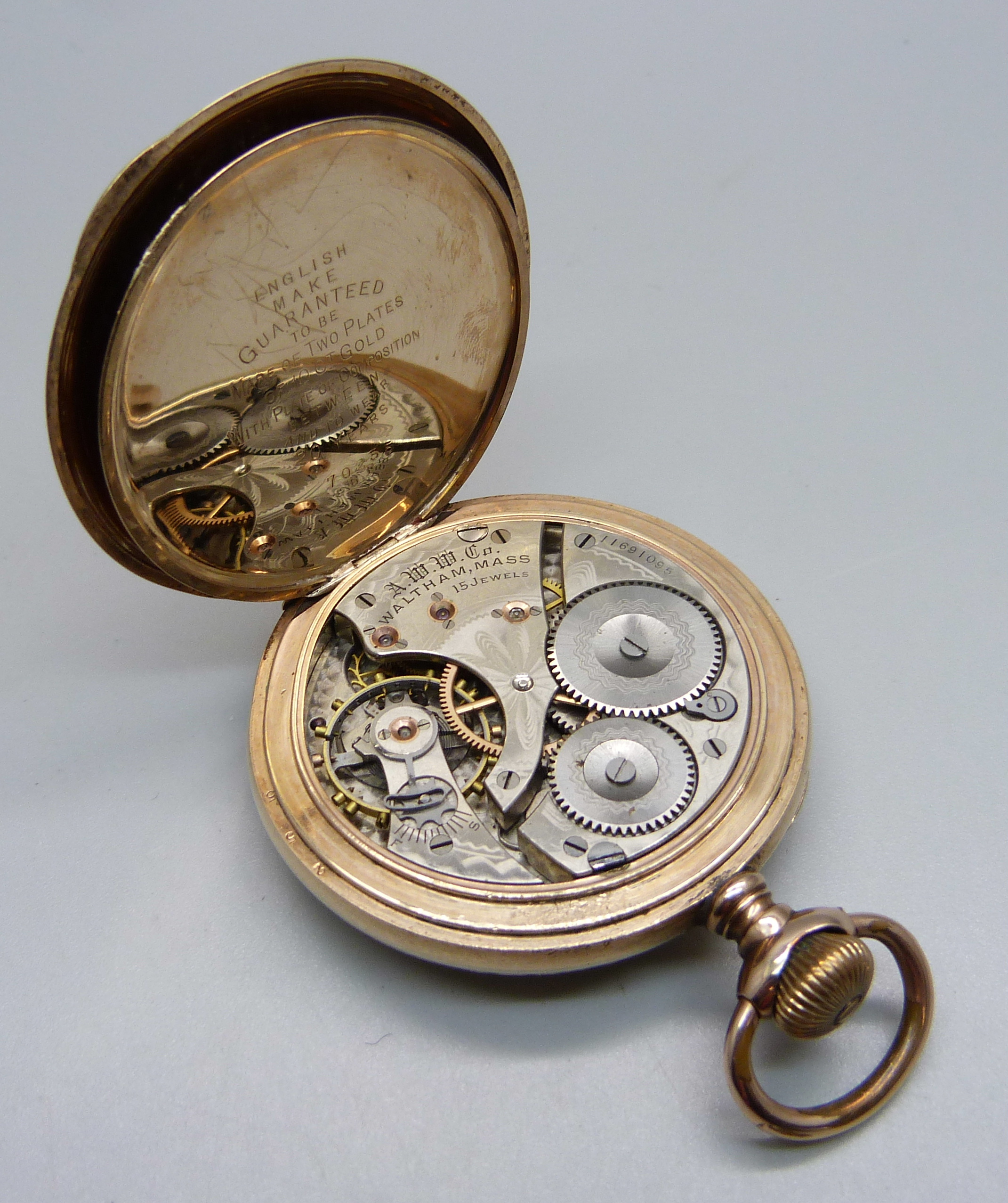 A Waltham top-wind pocket watch in a 10ct rolled gold case, case back bears monogram - Bild 5 aus 6