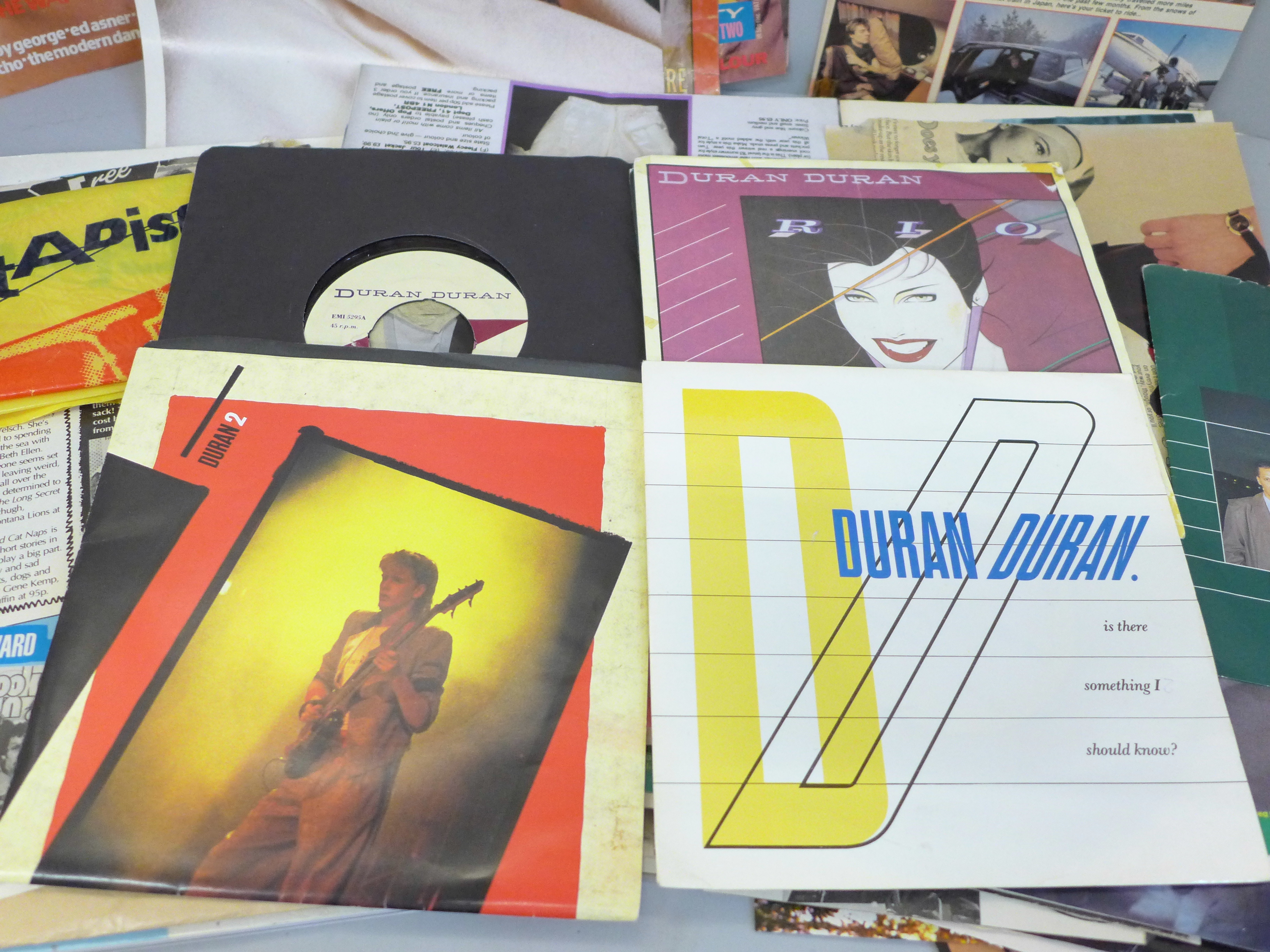 Duran Duran memorabilia including singles, posters, a book and fan club newsletters - Image 5 of 6