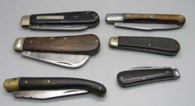 Six pocket knives including William Rodgers, Sheffield, Lamb Foot, one French Laguiole, etc.