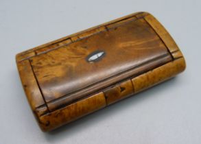 A walnut puzzle snuff box, early 20th Century, 75mm