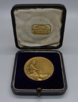 A 1905 London College of Music bronze medallion, boxed