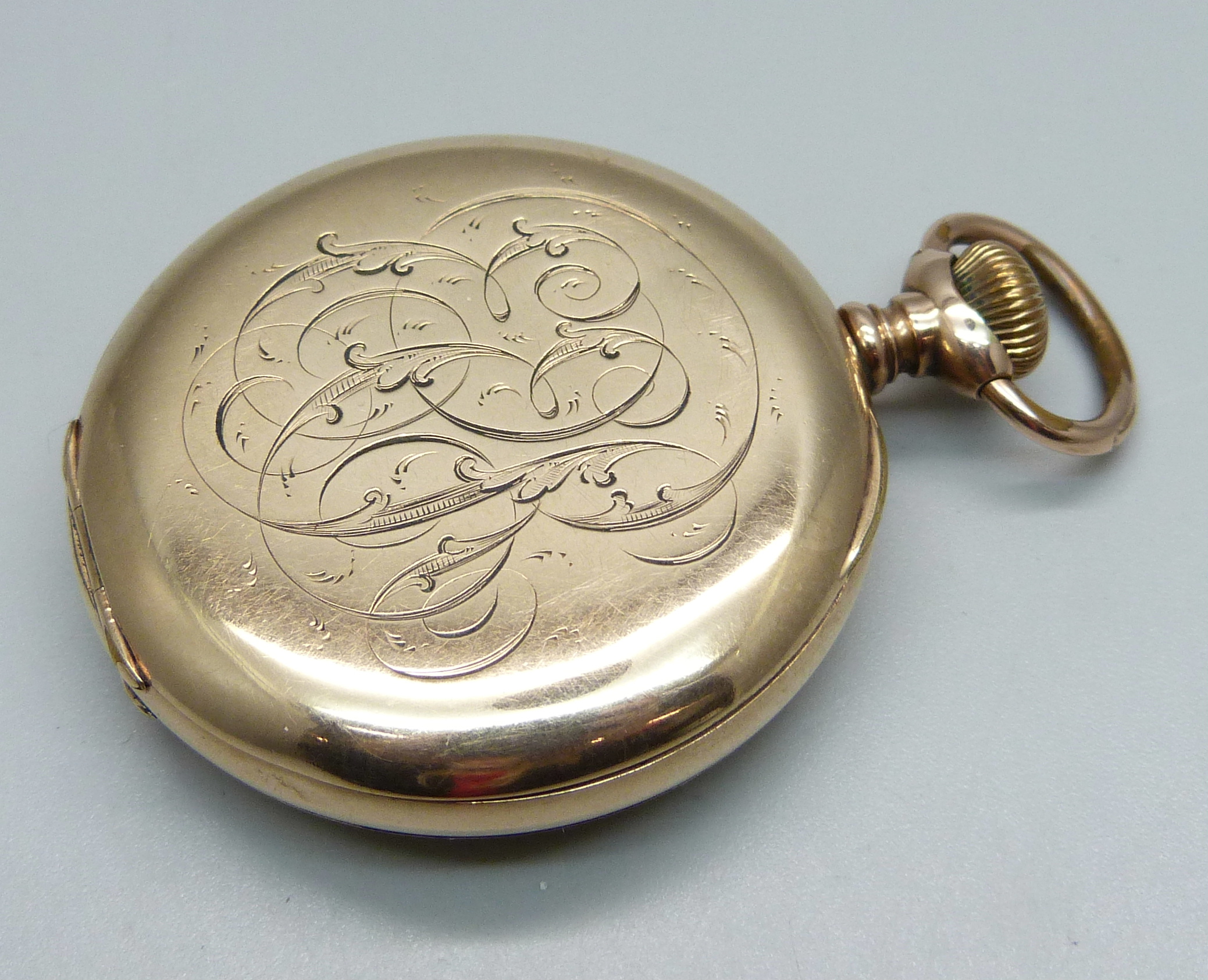 A Waltham top-wind pocket watch in a 10ct rolled gold case, case back bears monogram - Bild 3 aus 6