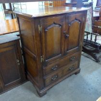 A Titchmarsh & Goodwin style Ipswich oak TV cabinet