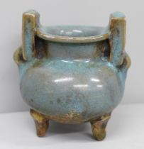 A small Chinese incense burner censer, 9cm