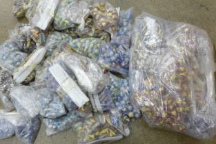 2,600 Vintage porcelain beads