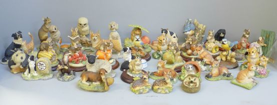 A collection of Border Fine Arts animal figures, some lacking stickers and one Sherrat & Simpson (40