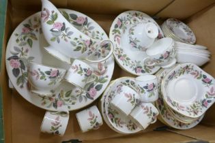 Wedgwood Hathaway Rose tea and dinnerwares **PLEASE NOTE THIS LOT IS NOT ELIGIBLE FOR POSTING AND