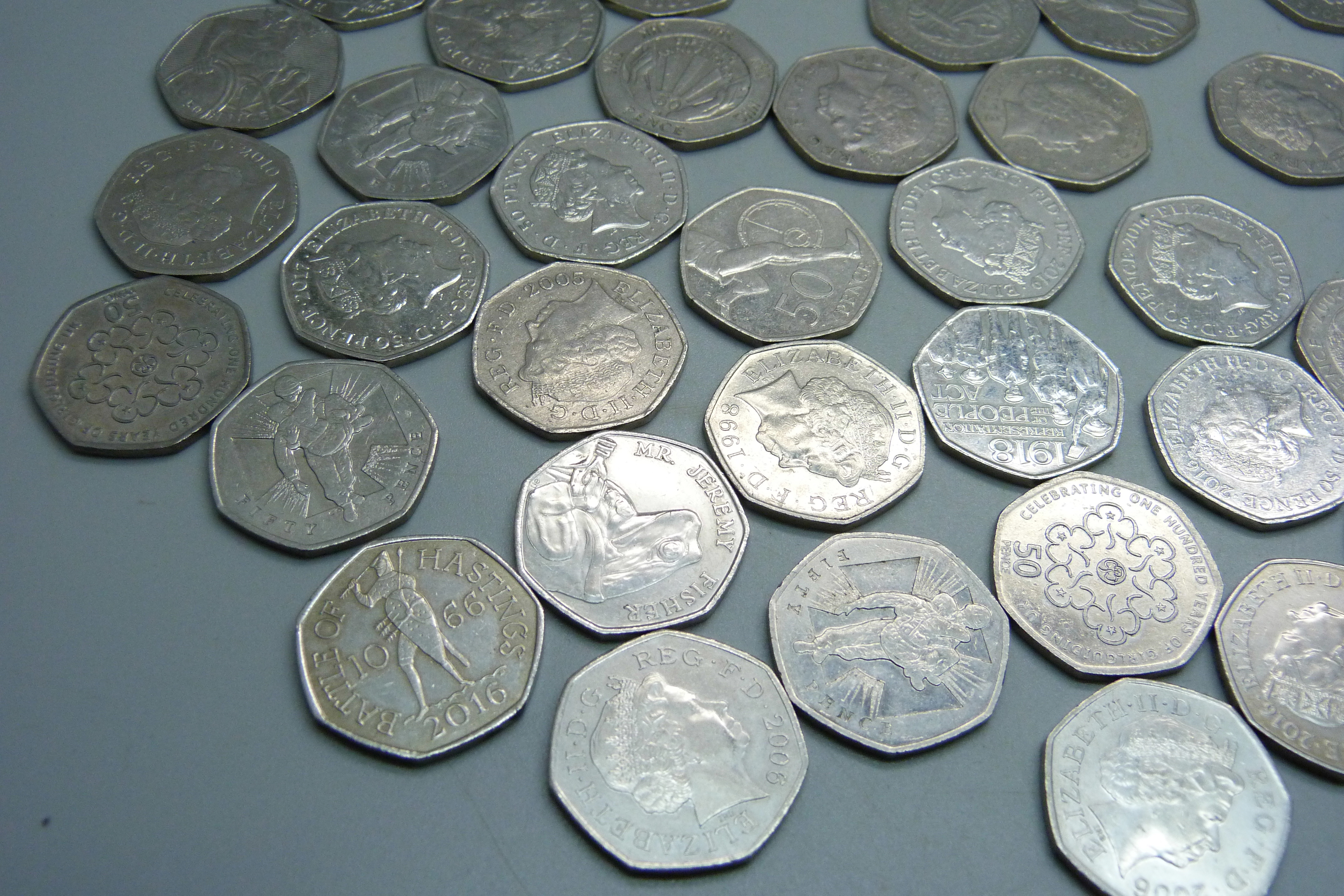 One hundred mixed commemorative 50p coins - Image 5 of 5