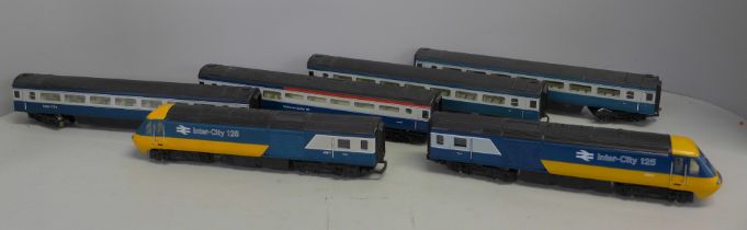 Hornby Intercity 125 00 gauge model rail; two locomotive and four coaches