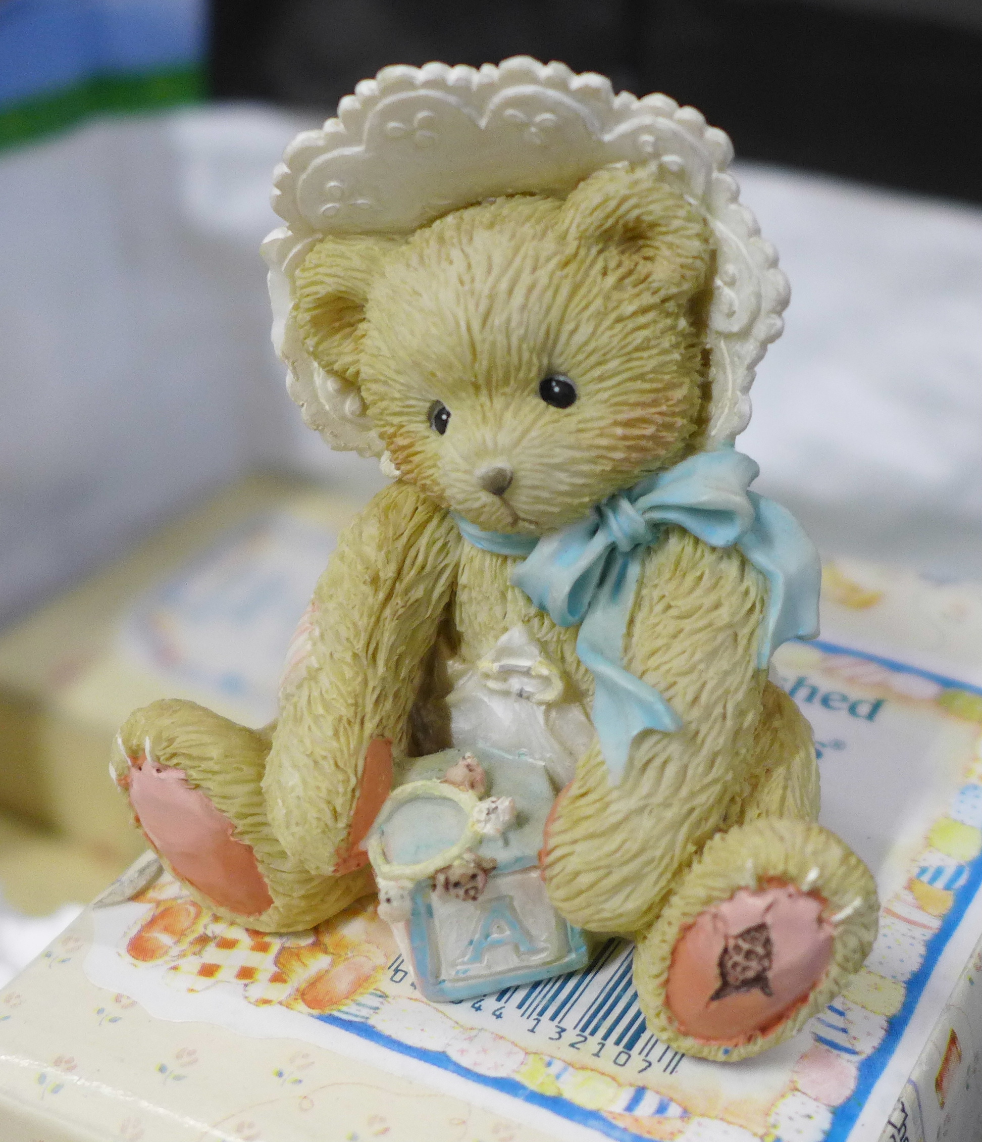 A large collection of Cherished Teddies figures, approximately 33, boxed and a nursery display stand - Bild 3 aus 6