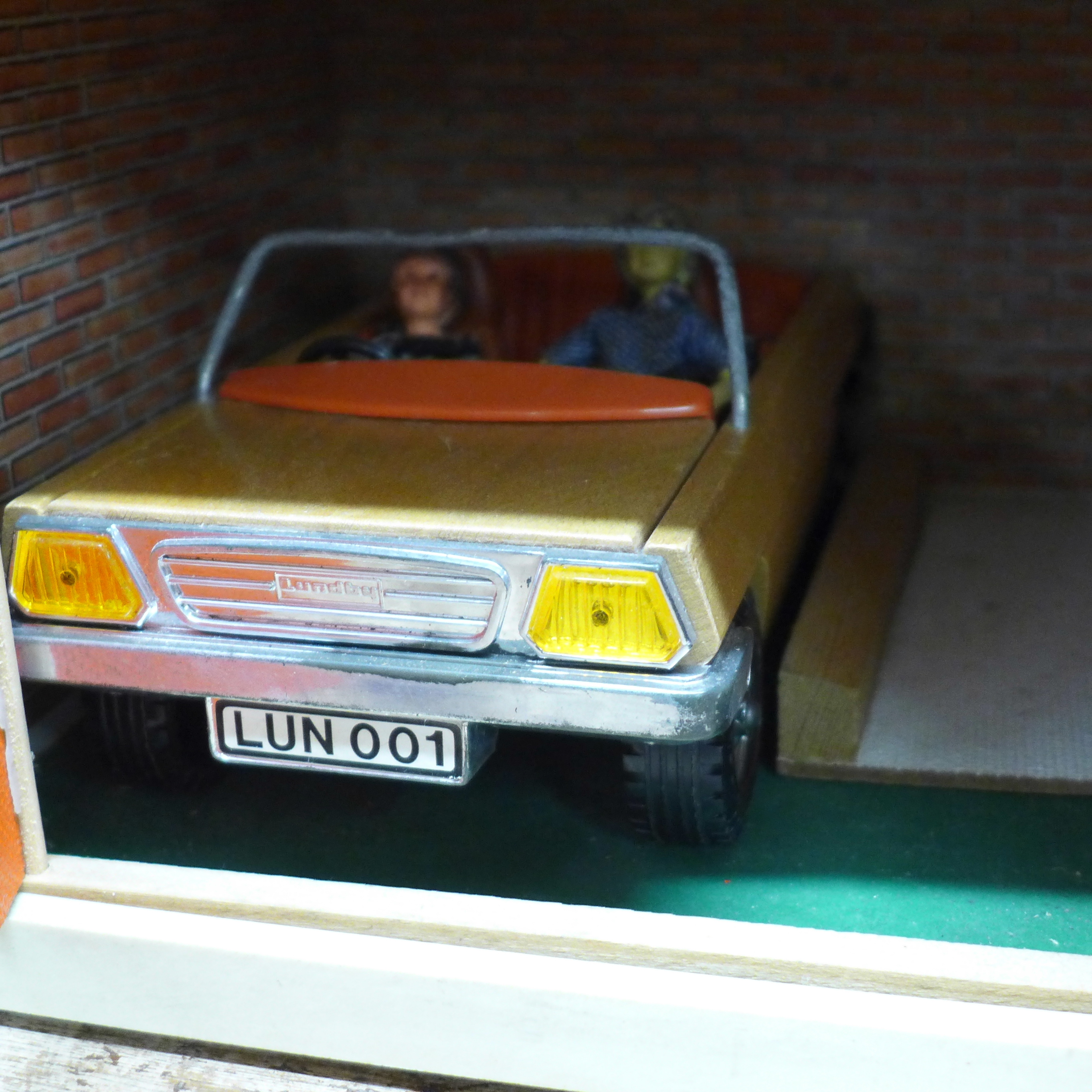 A Lundby dolls house, furniture, accessories and car - Bild 8 aus 9