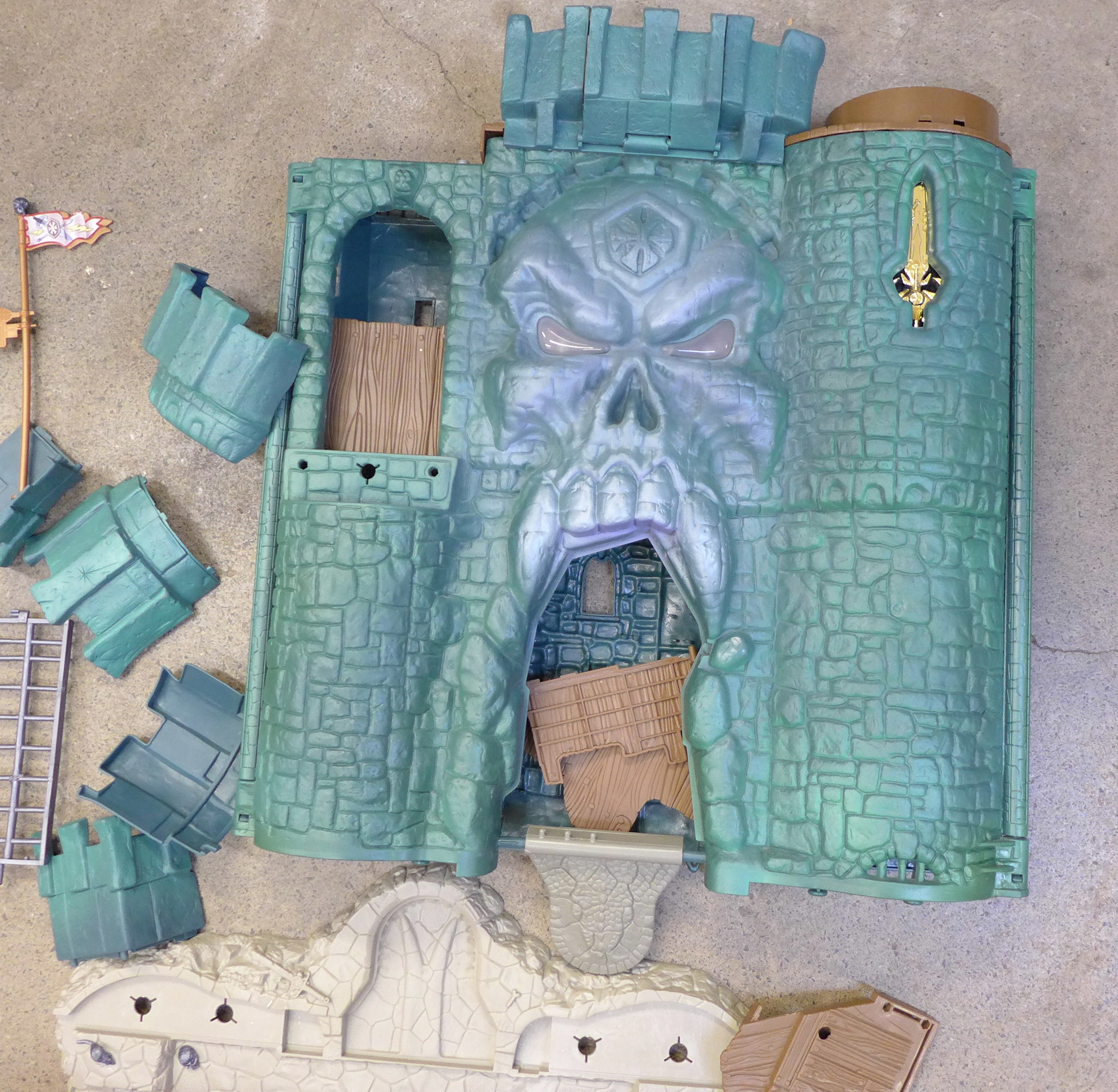 Masters of the Universe, Castle Grayskull boxed playset, complete, by Mattel - Bild 2 aus 3